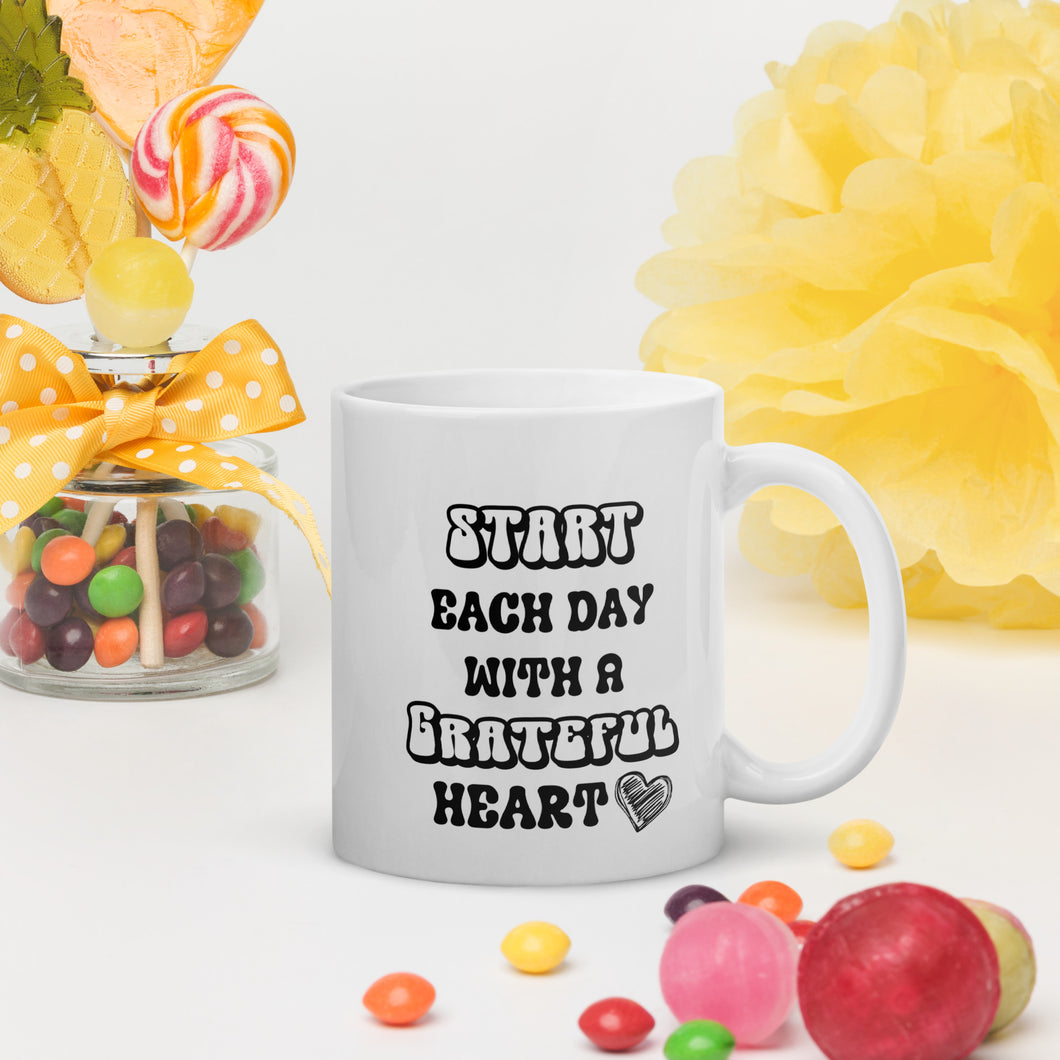 Start Each Day With A Grateful Heart (Retro Text) White glossy mug